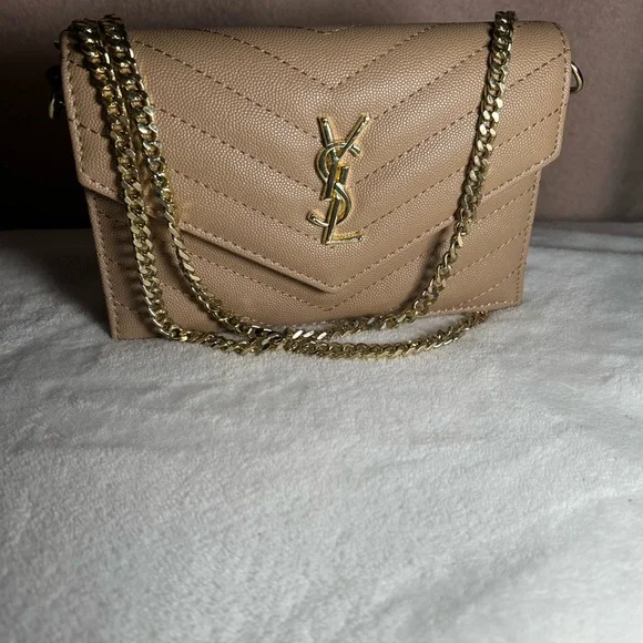 Yves Saint Laurent Beige Quilted Chain Clutch - Picture 2 of 4